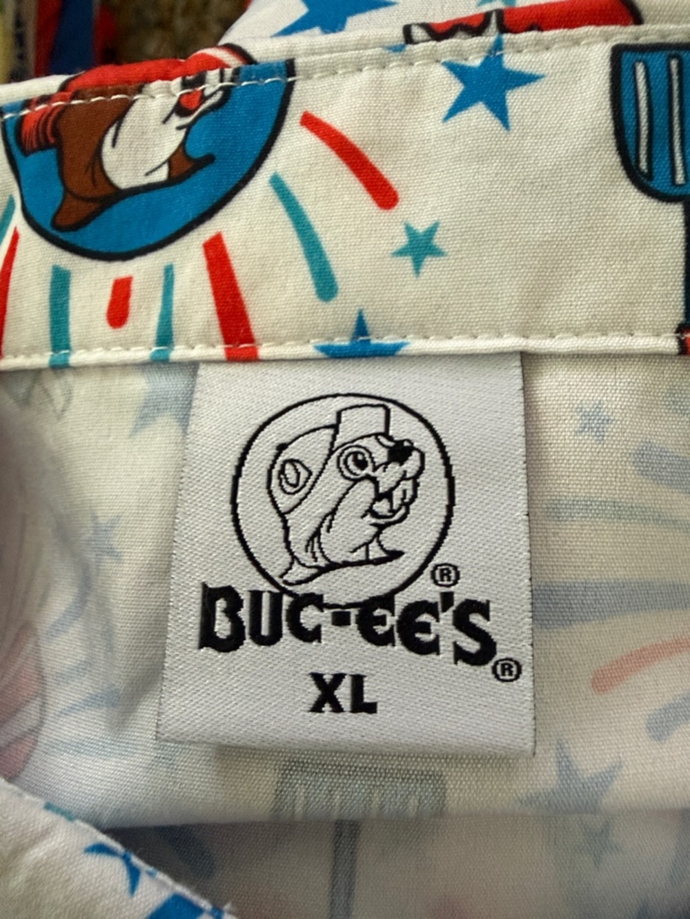 Buc-ee’s Patriotic BBQ Print Short-Sleeve Button-Down Shirt - White/Red/Blue - Picture 2 of 2